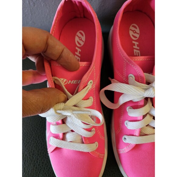 Heelys  Low Top Lace Up Sneaker Heel Wheel Size YOUTH  5 Pink /white Skate Shoes - Picture 3 of 10